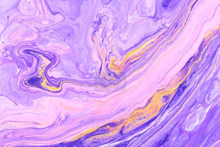 Foto de Patrón hermoso exclusivo, fondo de arte fluido abstracto. Flujo de mezcla de pinturas de color rosa púrpura mezclando juntos. Manchas y rayas de textura de tinta para imprimir y desear - Imagen libre de derechos