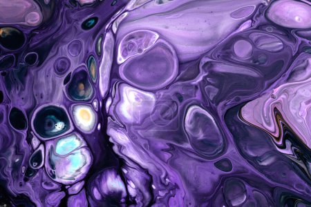 Foto de Patrón hermoso exclusivo, fondo de arte fluido abstracto. Flujo de mezcla de pinturas lila púrpura mezclando juntos. Manchas y rayas de textura de tinta para impresión y diseño - Imagen libre de derechos