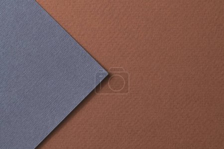 Foto de Fondo de papel kraft áspero, textura de papel de color azul marrón. Burla con espacio de copia para tex - Imagen libre de derechos