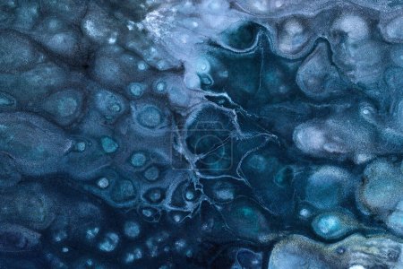 Foto de Patrón hermoso exclusivo, fondo de arte fluido abstracto. Flujo de mezcla de pinturas azules que se mezclan. Manchas y rayas de textura de tinta para imprimir y desear - Imagen libre de derechos