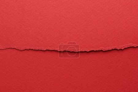 Foto de Collage de arte de piezas de papel rasgado con bordes rotos. Notas pegajosas colección de colores rojos, fragmentos de páginas de cuaderno. Fondo abstracto - Imagen libre de derechos