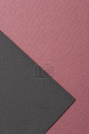 Foto de Fondo de papel kraft áspero, textura de papel rojo burdeos colores negros. Burla con espacio de copia para tex - Imagen libre de derechos