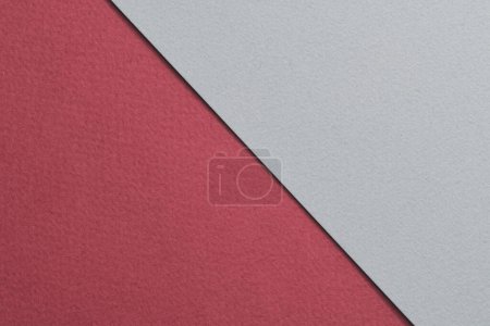 Foto de Fondo de papel kraft áspero, textura de papel rojo burdeos colores grises. Burla con espacio de copia para tex - Imagen libre de derechos