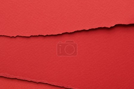 Téléchargez les photos : Collage d'art de morceaux de papier déchiré aux bords déchirés. Collection de notes collantes couleurs rouges, lambeaux de pages de cahier. Backgroun abstrait - en image libre de droit