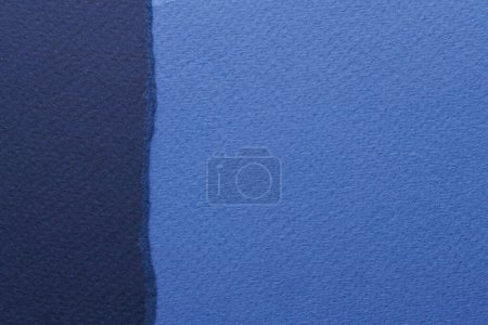 Foto de Collage de arte de piezas de papel rasgado con bordes rotos. Notas pegajosas colección de colores azules, fragmentos de páginas de cuaderno. Fondo abstracto - Imagen libre de derechos