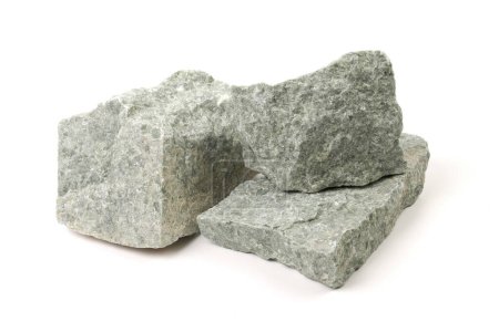 Foto de Conjunto de piedras de sauna aisladas sobre fondo blanco. Piedra mineral natural jadeíta - Imagen libre de derechos