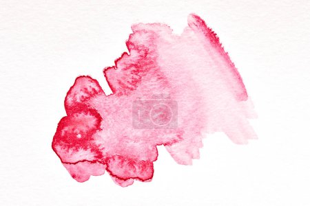 Foto de Fondo rojo rosa abstracto. Pinceladas caóticas y manchas de pintura sobre papel blanco, fondo contrastante brillante - Imagen libre de derechos