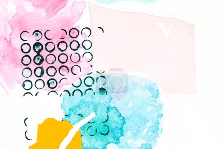 Foto de Fondo abstracto, collage de arte multicolor. Diseño de patrón creativo para la tarjeta de invitación de impresión, postal. Cartel de dibujo, fondo de pantalla de colores. Amarillo, blanco, rosa, azul - Imagen libre de derechos