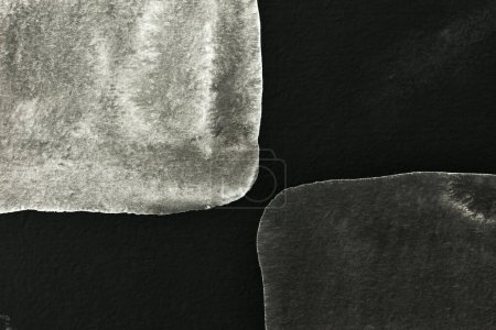 Téléchargez les photos : Fond abstrait noir et blanc. Taches d'encre acrylique colorées et motif de taches, impression papier peint, art fluide. Fond créatif, coups de pinceau chaotiques - en image libre de droit