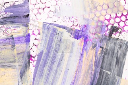 Foto de Fondo púrpura abstracto. Pinceladas multicolores y manchas de pintura sobre papel blanco, fondo contrastante brillante, espina celular de panal - Imagen libre de derechos