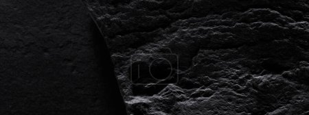Téléchargez les photos : Piédestal plat en pierre fond noir, bannière modèle. Concept de minimalisme, produit d'affichage podium vide, scène de présentation - en image libre de droit