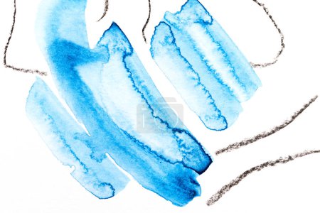 Téléchargez les photos : Fond abstrait, taches et taches de peinture aquarelle sur papier blanc, encre bleue - en image libre de droit