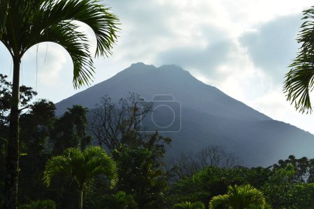 Wulkan Arenal w Kostaryce - región La Fortuna