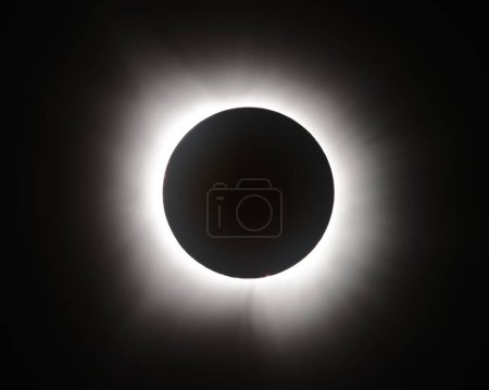 Téléchargez les photos : Calkowite zacmienie Slonca - Total Solar Eclipse - Durango 2024 - Corona - en image libre de droit