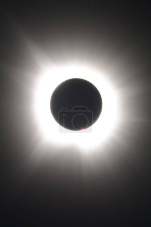 Téléchargez les photos : Calkowite zacmienie Slonca - Total Solar Eclipse - Durango 2024 -  korona sloneczna - en image libre de droit