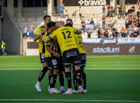 Foto de 17 de septiembre de 2023: Los jugadores de BK Hacken celebran el primer gol del partido, 1-0 contra Halmtads BK. Resultado final: 3-2. - Imagen libre de derechos