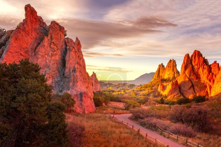 Sunrise colors in the Garden of the gods, Colorado Springs