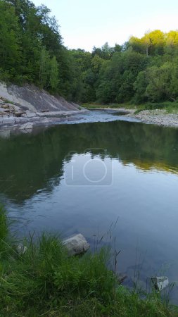 Gebirgsfluss Prut in Jaremtsche, Gebiet Iwano-Frankiwsk, Ukraine
