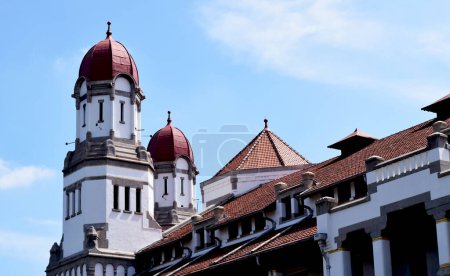 Lawang Sewu o literalmente Mil Puertas es un hito en Semarang, Java Central, Indonesia Construido como la sede de la Compañía Ferroviaria Holandesa de las Indias Orientales. Patrimonio y edificio histórico. 