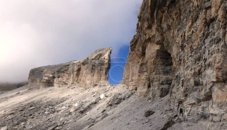 Brecha de Rolando en el parque nacional de Ordesa, Pirineos