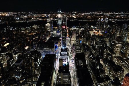   Impresionante vista nocturna desde el Empire State Building                            