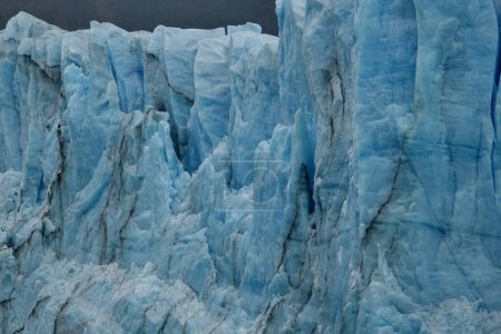   Glaciar Perito Moreno, en el Lago Argentino, provincia de Santa Cruz, en la Patagonia Argentina, Parque Nacional Los Glaciares, Argentina. Una de las maravillas del mundo.                                                           