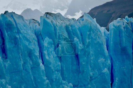   Glaciar Perito Moreno, en el Lago Argentino, provincia de Santa Cruz, en la Patagonia Argentina, Parque Nacional Los Glaciares, Argentina. Una de las maravillas del mundo.                                                          