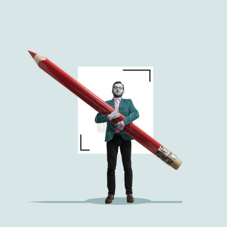 Téléchargez les photos : L'homme avec un grand crayon dans le bras. Collage d'art. - en image libre de droit