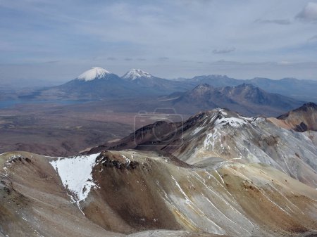 Volcán Cerro Acotango, en Bolivia. Escalando el Cerro Acotango, en la frontera entre Bolivia y Chile. 6052 metros de altura, con impresionantes vistas de los volcanes Sajama y Parinacota. 