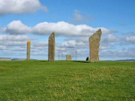 Piedras de Stenness. Monumento neolítico. Islas Orcadas. Escocia. Este puede ser el sitio de henge más antiguo de las Islas Británicas.Las Piedras de la Tenacidad son parte del Corazón del Neolítico Orcadas Patrimonio de la Humanidad. 