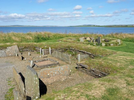 Neolithische Scheunensiedlung. Orkney-Inseln. Schottland. Die neolithische Scheunensiedlung liegt nicht weit von den Stelen der Stenness entfernt. Das kleine Dorf gehört zum UNESCO-Weltkulturerbe. 