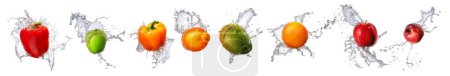 Foto de Grupo de frutas aisladas sobre fondo blanco como el mango. melón, manzana, pimiento y naranja. - Imagen libre de derechos
