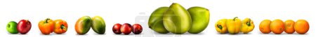 Foto de Grupo de frutas aisladas sobre fondo blanco como el mango. melón, manzana, pimiento y naranja. - Imagen libre de derechos