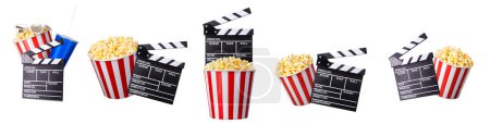 Fliegendes Popcorn und Filmklappbrett isoliert auf weißem Hintergrund, Konzept des Fernsehens oder Kinos.