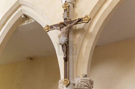 El lugar donde Dom Perignon se hizo famoso es la Abadía de Saint-Pierre dHautvillers