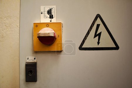 about the main switch from outside electrical panel of elevator 380 VAC