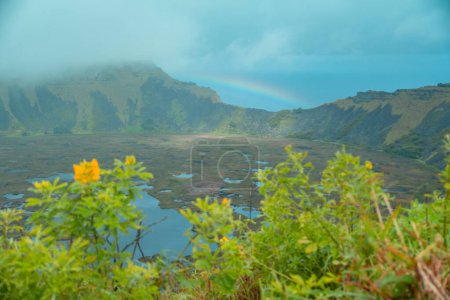 Volcan Kau sur l'île de Pâques près de Hanga Roa et près de l'islote Motu Nui près de l'île Birdman