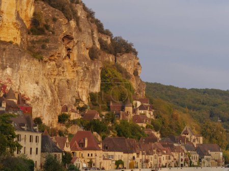 Foto de La Roque-Gageac en Dordoña, Aquitania en Francia - Imagen libre de derechos