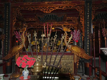 Téléchargez les photos : Pagode Quan Thanh, Le temple, 11ème siècle, dédié à Xuan Wu - l'une des principales divinités du Taoïsme, Hanoi, Vietnam - en image libre de droit