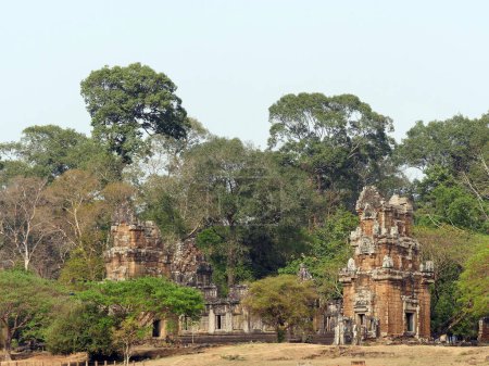 Foto de Templos cerca del relieve del elefante bas, provincia de Siem Reap, complejo de templos de Angkor Patrimonio de la Humanidad por la Unesco en 1192, Camboya - Imagen libre de derechos