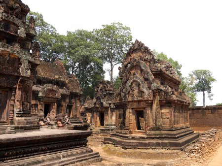 Foto de Templo de Banteay Srei, provincia de Siem Reap, complejo de templos de Angkor Patrimonio de la Humanidad por la Unesco en 1192, construido en 967 por el rey Jayavarman V, Camboya - Imagen libre de derechos