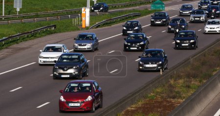 Téléchargez les photos : Brouillage sur l'autoroute A4 près de Paris, Circulation automobile, France - en image libre de droit