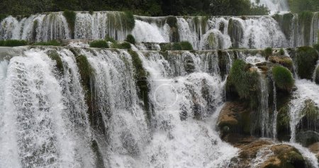 Foto de Cascada, Parque Natural de Krka, Cerca de Sibenik en Damaltia, Croacia - Imagen libre de derechos