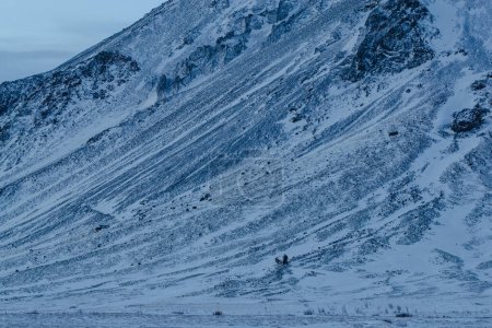 empinada nevada montaña pendiente Islandia no hay gente fuera