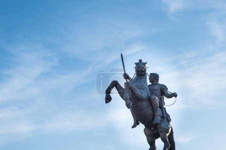 Alexander der Große Statue in Skopje, Nordmakedonien. Wahrzeichen des Zentrums von Skopje, Mazedonien