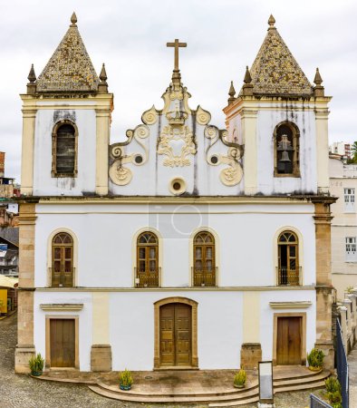 Téléchargez les photos : Vue de face de l'église historique dans le quartier Pelourinho à Salvador, Bahia - en image libre de droit