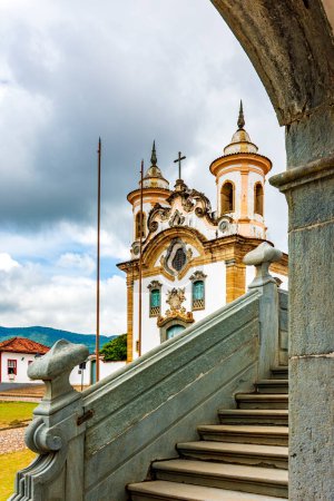 Foto de Arquitectura barroca en las casas históricas e iglesias de la ciudad de Mariana en Minas Gerais - Imagen libre de derechos