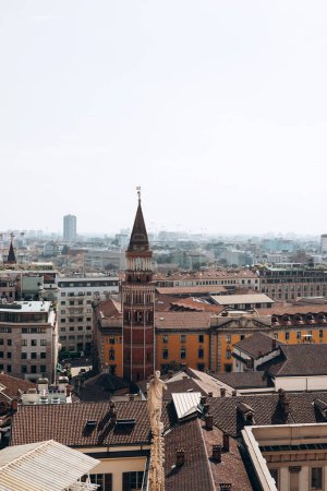 Milán, Italia panorama. Vista desde la Catedral de Milán