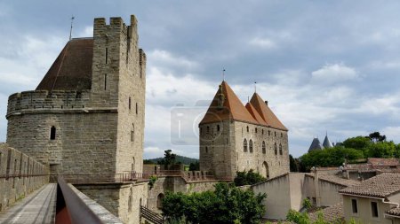 Château et remparts de la ville fortifiée de Carcassonne en France