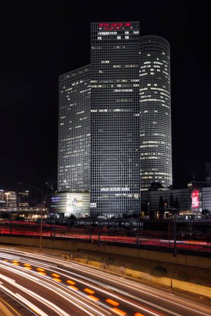 Foto de La ciudad de Tel Aviv noche, Azrieli centro, Centro de negocios, Autopista Ayalon - Imagen libre de derechos